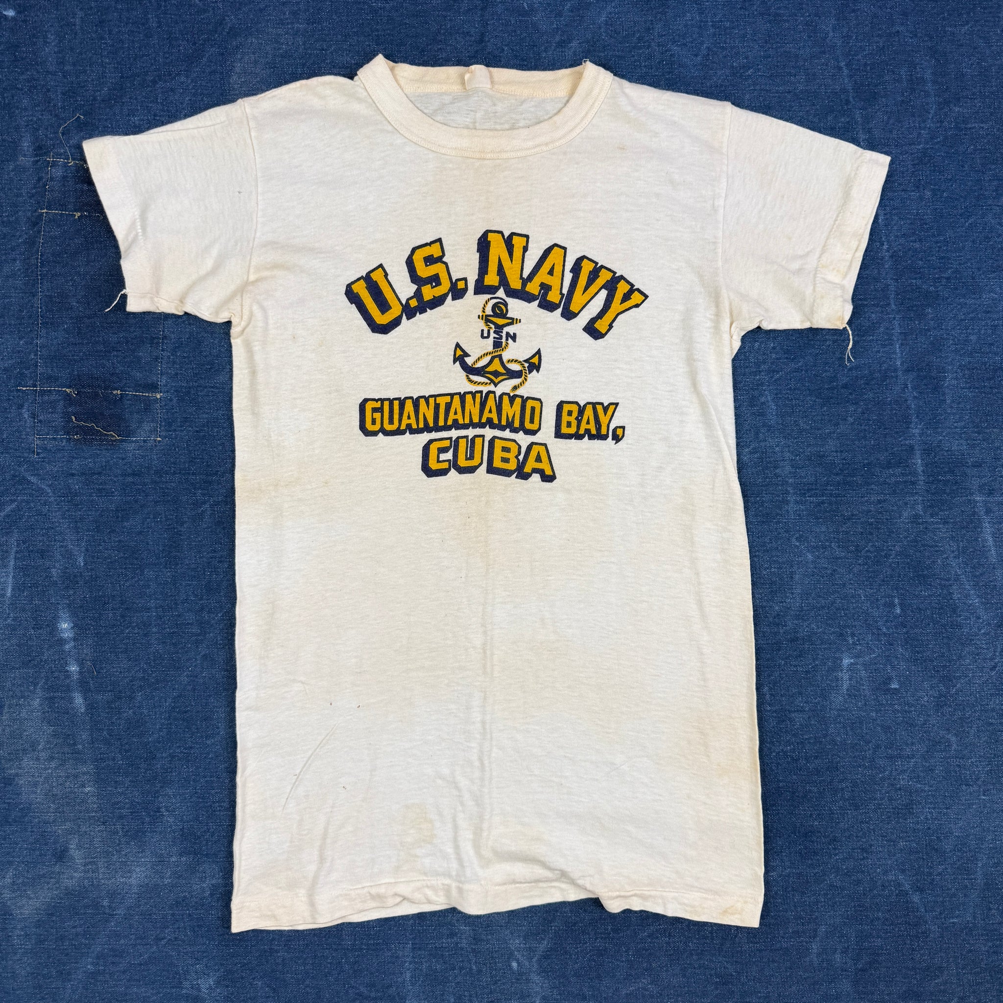 US Navy Guantanamo Bay T-Shirt - excellent condition – The Major's US Navy Guantanamo Bay T-Shirt - excellent condition – The Major's