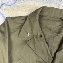 Load image into Gallery viewer, US Army WW2 1943 HBT Fatigue Shirt - Deadstock
