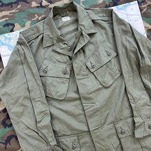 Load image into Gallery viewer, US Army 1964 Exposed Button 1st Pattern Jungle Jacket - Deadstock
