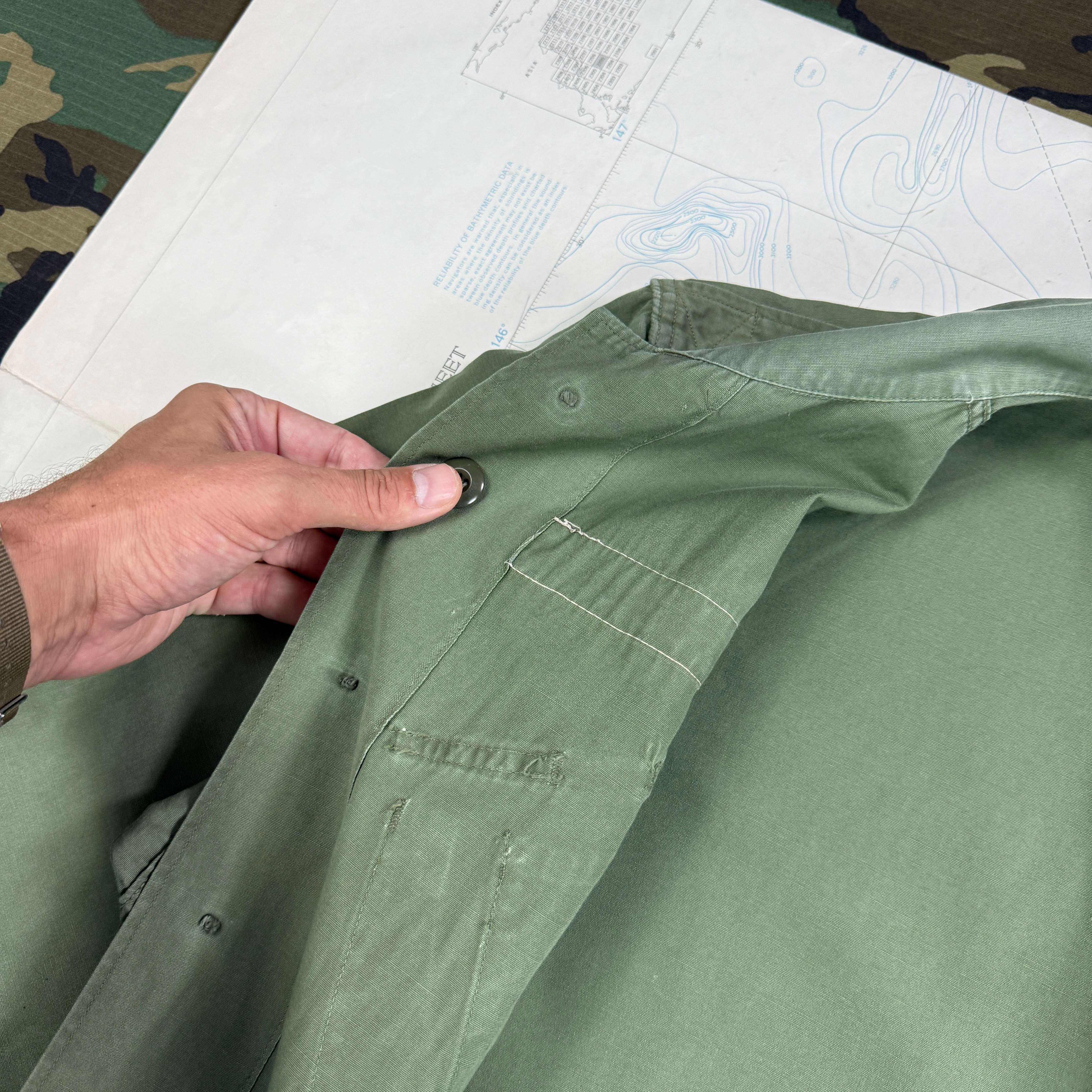 US Army 1964 Exposed Button 1st Pattern Jungle Jacket with Patches