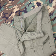 Load image into Gallery viewer, US Army Vietnam 1969 Jungle Pants - Deadstock - Med/Reg - 2 Pairs Available
