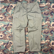 Load image into Gallery viewer, US Army Vietnam 1969 Jungle Pants - Deadstock - Med/Reg - 2 Pairs Available
