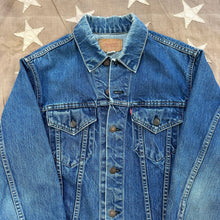 Load image into Gallery viewer, Levi&#39;s &quot;Big E&quot; 70505 1970 Denim Jacket - size medium/large
