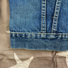 Load image into Gallery viewer, Levi&#39;s &quot;Big E&quot; 70505 1970 Denim Jacket - size medium/large
