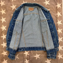 Load image into Gallery viewer, Levi&#39;s &quot;Big E&quot; 70505 1970 Denim Jacket - size medium/large
