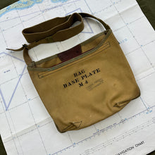 Load image into Gallery viewer, US Army WW2 M4 Baseplate Bag
