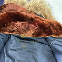 Load image into Gallery viewer, USAF 1951 First Pattern N-3A Parka with Brown Fur Hood - Mint Condition
