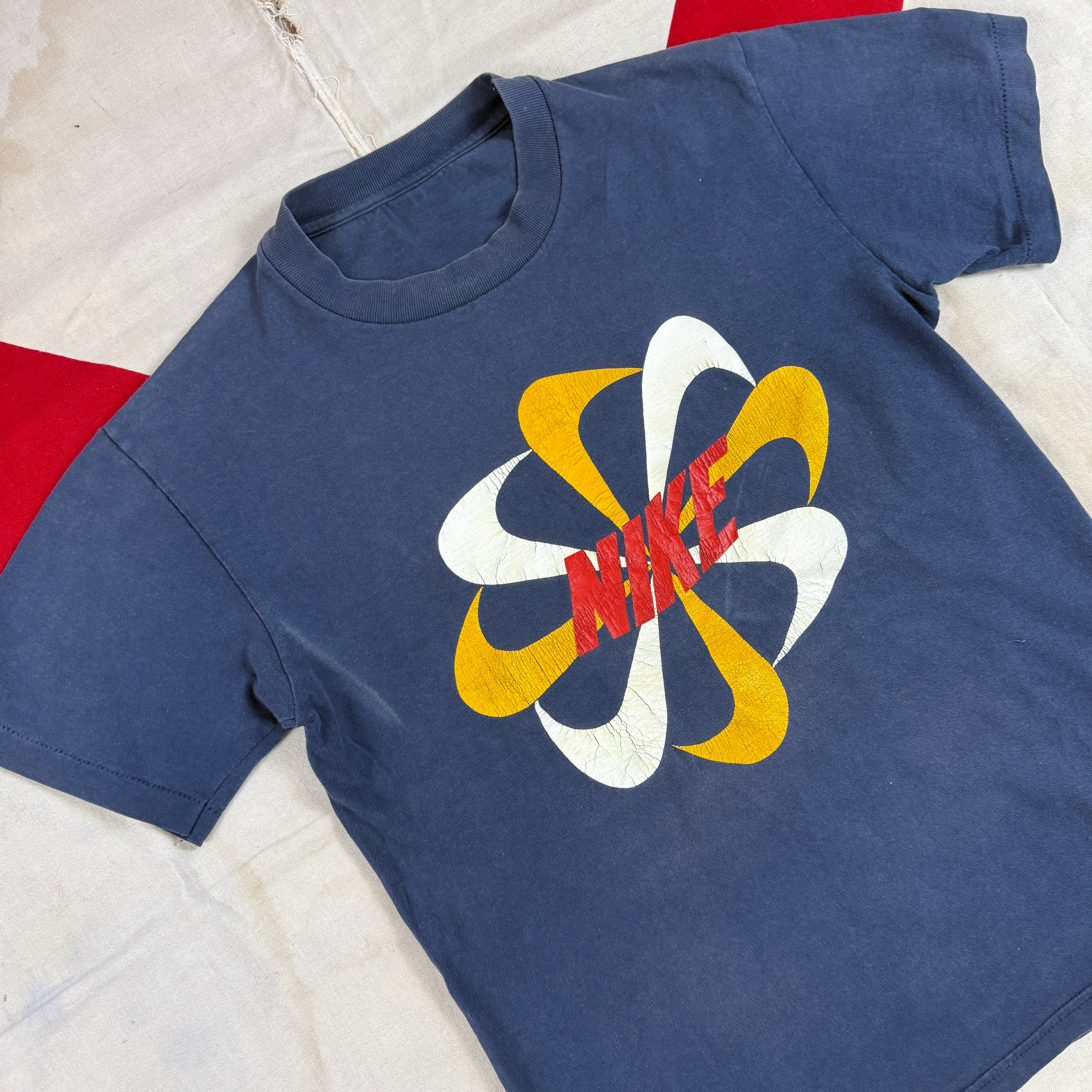 Nike 1970s Pinwheel T-shirt