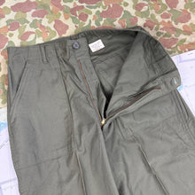 Load image into Gallery viewer, US Army Vietnam 1969 OG107 Pants - Deadstock - Size 32
