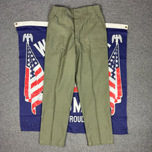 Load image into Gallery viewer, US Army Vietnam 1975 OG107 Pants - Deadstock - Size 33
