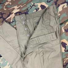 Load image into Gallery viewer, US Army Vietnam 1966 OG107 Pants - Deadstock - Size 34
