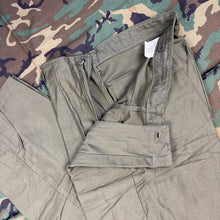 Load image into Gallery viewer, US Army Vietnam 1968 OG107 Pants - Deadstock - Size 36
