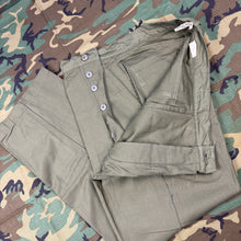 Load image into Gallery viewer, US Army Vietnam 1966 OG107 Pants - Deadstock - Size 37

