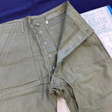 Load image into Gallery viewer, US Army Vietnam 1966 OG107 Pants - Deadstock - Size 32
