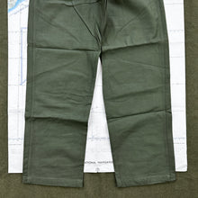 Load image into Gallery viewer, US Army Vietnam 1966 OG107 Pants - Deadstock - Size 33

