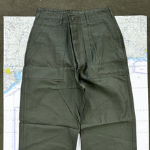 Load image into Gallery viewer, US Army Vietnam 1966 OG107 Pants - Deadstock - Size 33
