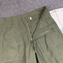 Load image into Gallery viewer, US Army Vietnam 1969 OG107 Pants - Deadstock - Size 32
