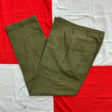 Load image into Gallery viewer, US Army Vietnam 1965 OG107 Pants - Deadstock - Size 33
