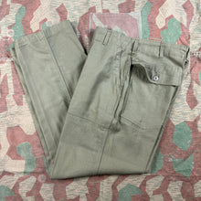 Load image into Gallery viewer, US Army Vietnam 1966 OG107 Pants - Deadstock - Size 32

