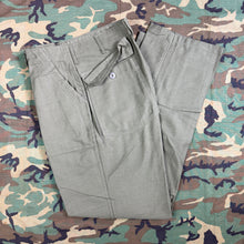 Load image into Gallery viewer, US Army Vietnam 1970 OG107 Pants - Deadstock - Size 33
