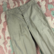 Load image into Gallery viewer, US Army Vietnam 1966 OG107 Pants - Deadstock - Size 32
