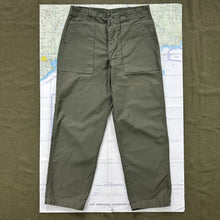 Load image into Gallery viewer, US Army Vietnam OG107 Pants - Deadstock - Size 33
