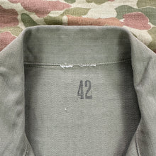 Load image into Gallery viewer, USMC P41 HBT Fatigue Shirt - Very good Condition with short sleeves
