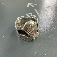 Load image into Gallery viewer, US Army Paratrooper Jump Wing Ring
