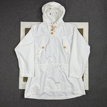 Load image into Gallery viewer, US Army 1943 &quot;Parka, Field, Over White&quot; Snow Parka Shell
