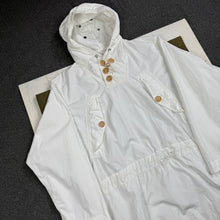 Load image into Gallery viewer, US Army 1943 &quot;Parka, Field, Over White&quot; Snow Parka Shell
