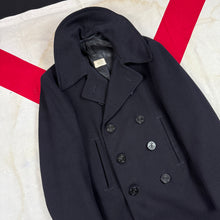 Load image into Gallery viewer, US Navy Mid WW2 Peacoat - Mint Condition - Size 38
