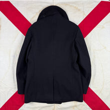 Load image into Gallery viewer, US Navy Mid WW2 Peacoat - Mint Condition - Size 38

