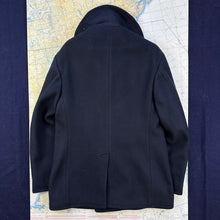 Load image into Gallery viewer, US Navy 1942 Peacoat Deadstock - Size 40
