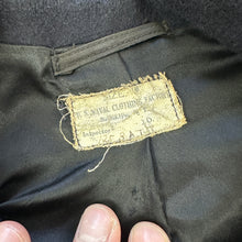 Load image into Gallery viewer, US Navy 1942 Peacoat Deadstock - Size 40
