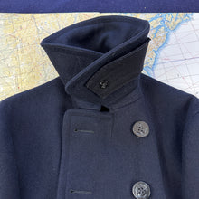 Load image into Gallery viewer, US Navy 1942 Peacoat Deadstock - Size 40
