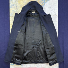 Load image into Gallery viewer, US Navy 1942 Peacoat Deadstock - Size 40
