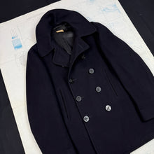 Load image into Gallery viewer, US Navy WW2 Peacoat - Mint Condition - Size 42
