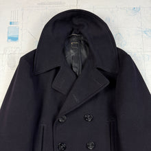 Load image into Gallery viewer, US Navy WW2 Peacoat - Mint Condition - Size 42
