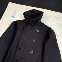 Load image into Gallery viewer, US Navy WW2 Peacoat - Mint Condition - Size 42

