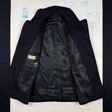 Load image into Gallery viewer, US Navy WW2 Peacoat - Mint Condition - Size 42
