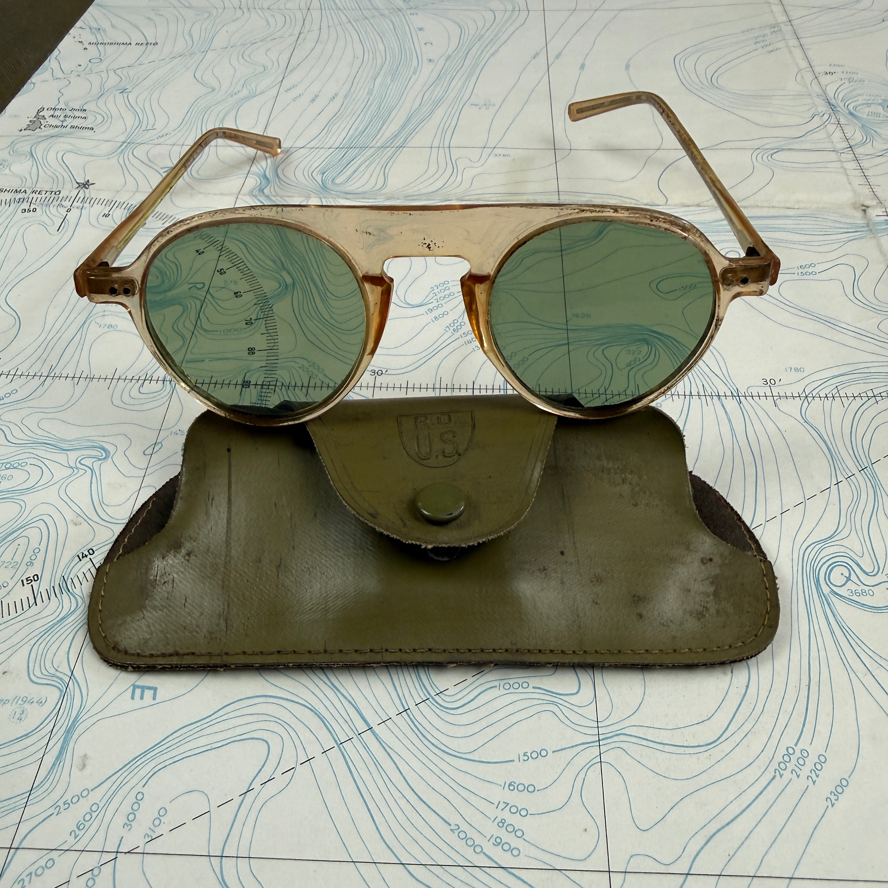 US Military 1944/45 Rochester Optical Bakelite Sunglasses