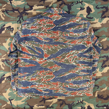 Load image into Gallery viewer, Late War Thai Pattern Tiger Stripe Jungle Jacket
