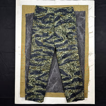 Load image into Gallery viewer, Vietnam War 1960s Thai Pattern Tiger Stripe Jacket &amp; Pants Set
