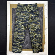 Load image into Gallery viewer, Vietnam War 1960s Thai Pattern Tiger Stripe Jacket &amp; Pants Set
