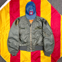 Load image into Gallery viewer, US Army 1968 L-2B Flight Jacket
