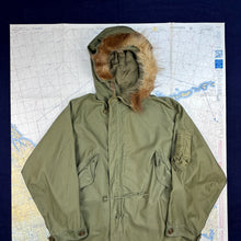 Load image into Gallery viewer, US Army M-1948 Parka Shell - Mint Condition!
