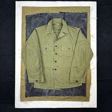 Load image into Gallery viewer, Deadstock US Army WW2 P43 HBT Fatigue Shirt - Size 34
