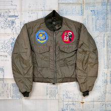 Load image into Gallery viewer, US Navy 1950s Winter Flying &quot;WEP&quot; Jacket
