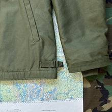 Load image into Gallery viewer, US Navy Early Contract 1962 A2 Deck Jacket - Mint Condition
