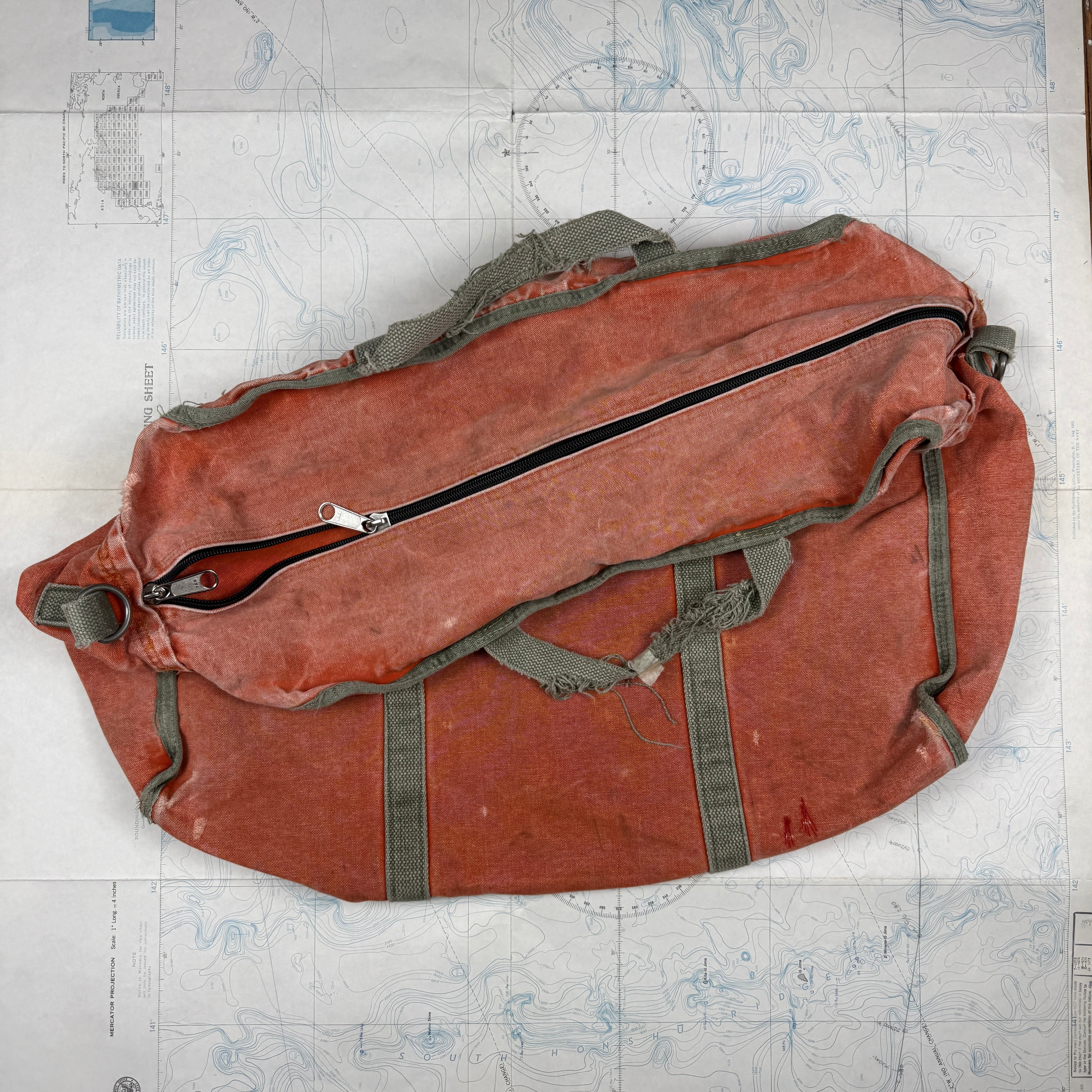 United States Antarctic Program Canvas Boomerang Bag 2